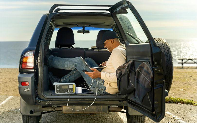 10 Must-Have Tools To Keep In Your Car For Summer Trips